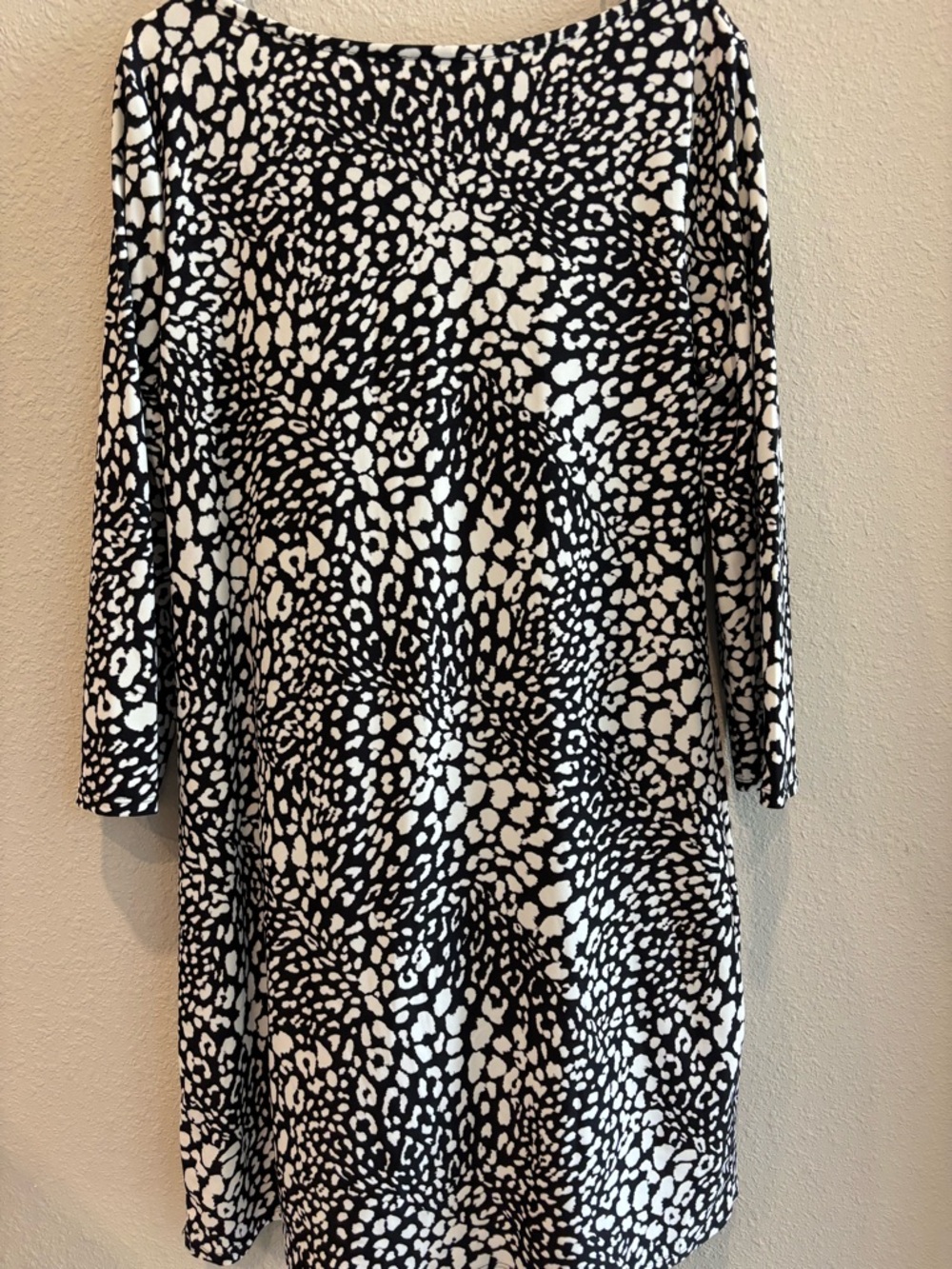 Beach House Cover up - Picture 4 of 7